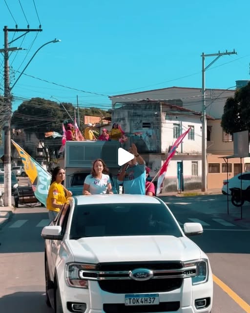 Carreata com bandeiras de campanha pelas ruas de Vila Velha
